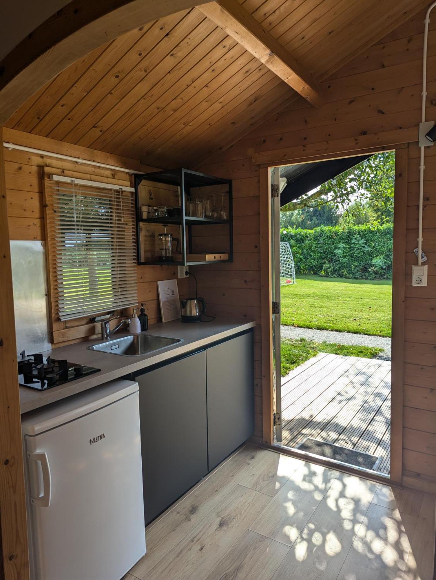 The Bee - Trekkershuts & Apartment Opperdoes Exteriér fotografie