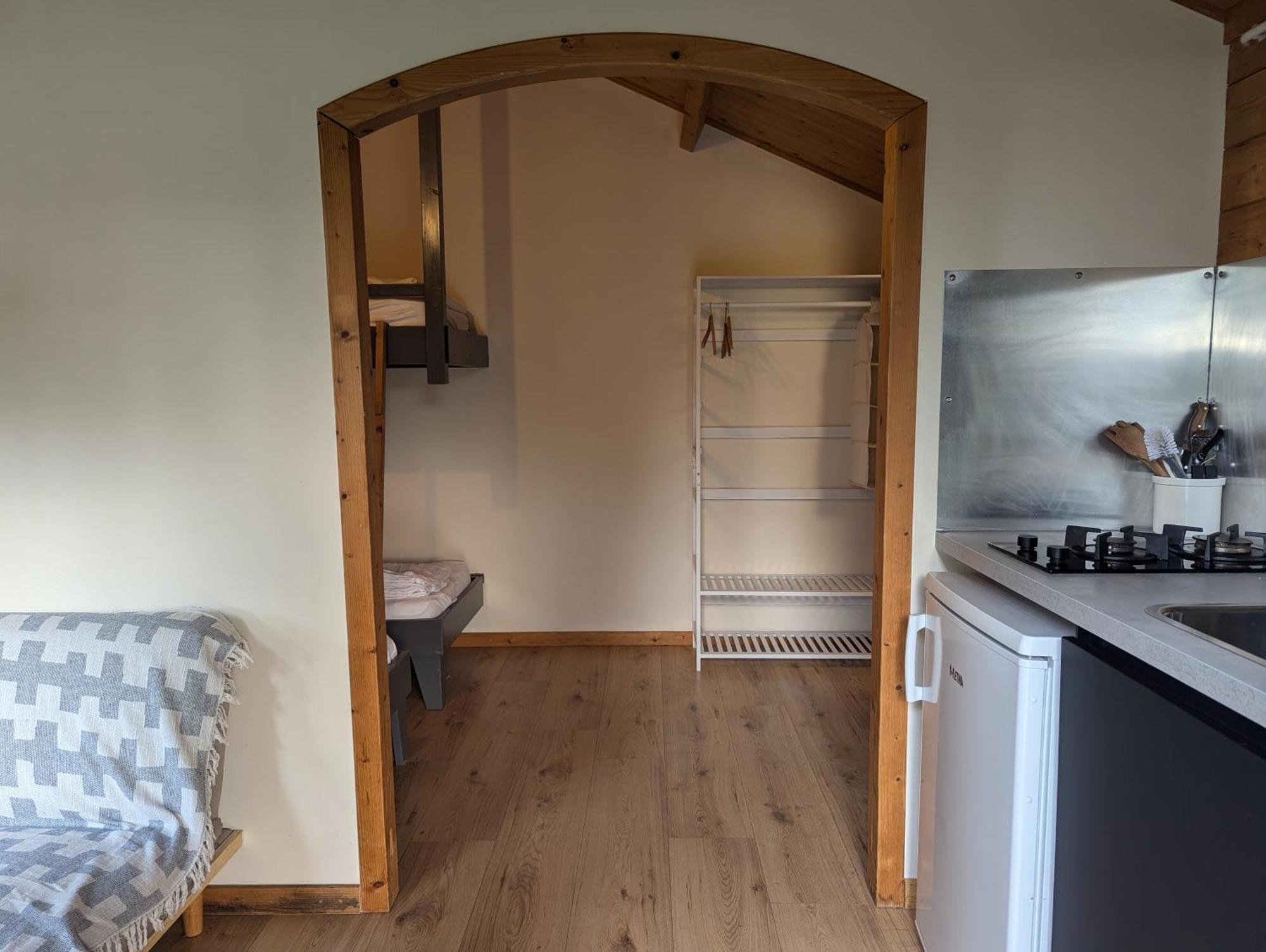 The Bee - Trekkershuts & Apartment Opperdoes Exteriér fotografie